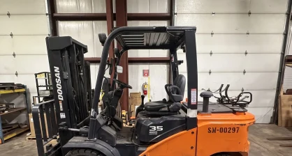Used Doosan counterbalanced forklift available in Delaware